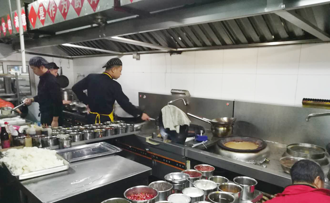 塔子山食堂大菠萝福利网站导航设备项目